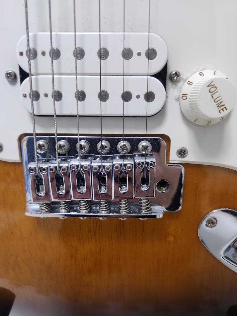 Squier ストラトキャスター サンバーストBullet ギター