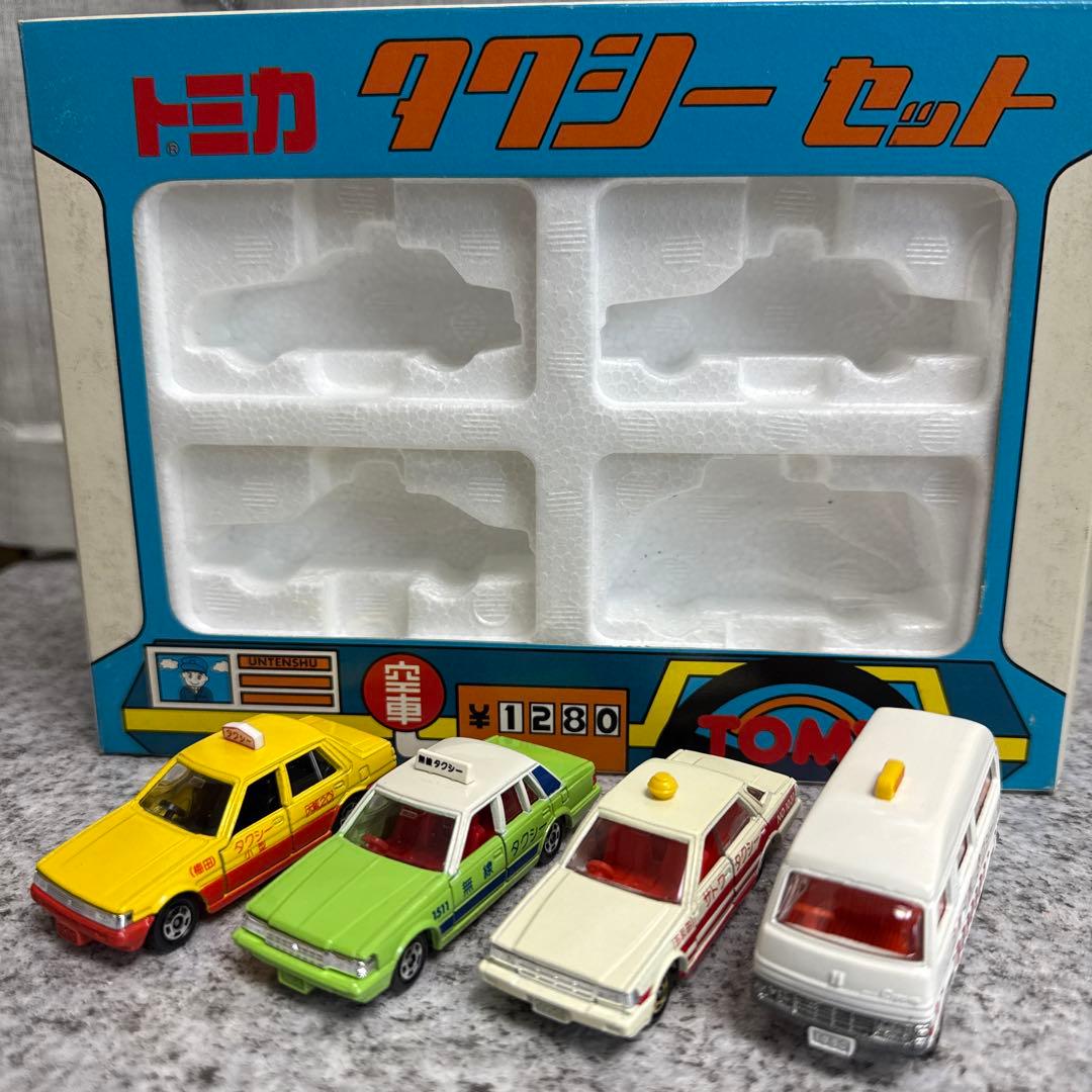 d*7様 トミカ　タクシーセット