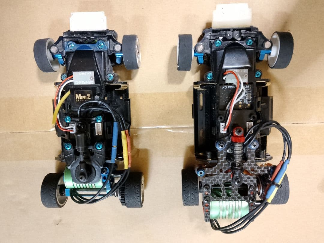 Mini-z EVO ジャイロ シャーシ2台 プロポボディ無し