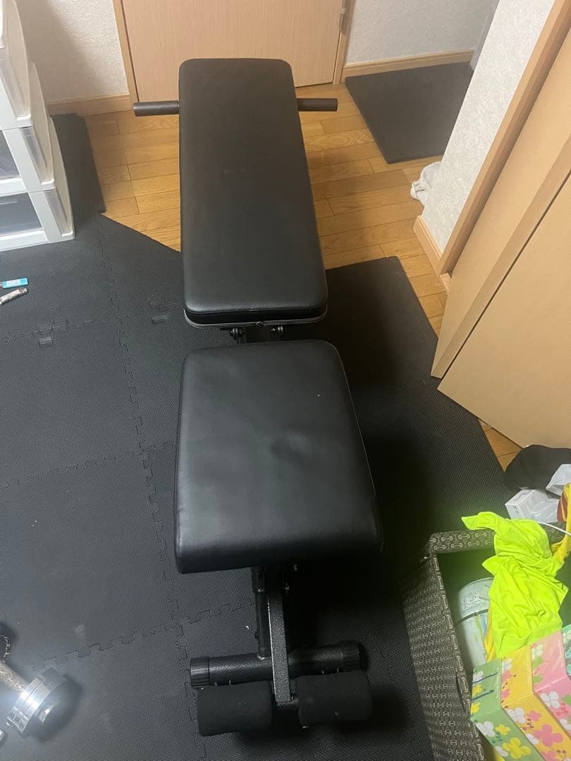 折りたたみトレーニングベンチ 黒