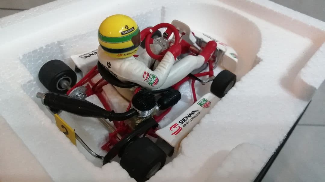 アイルトン・セナ カートモデル 1/18スケール