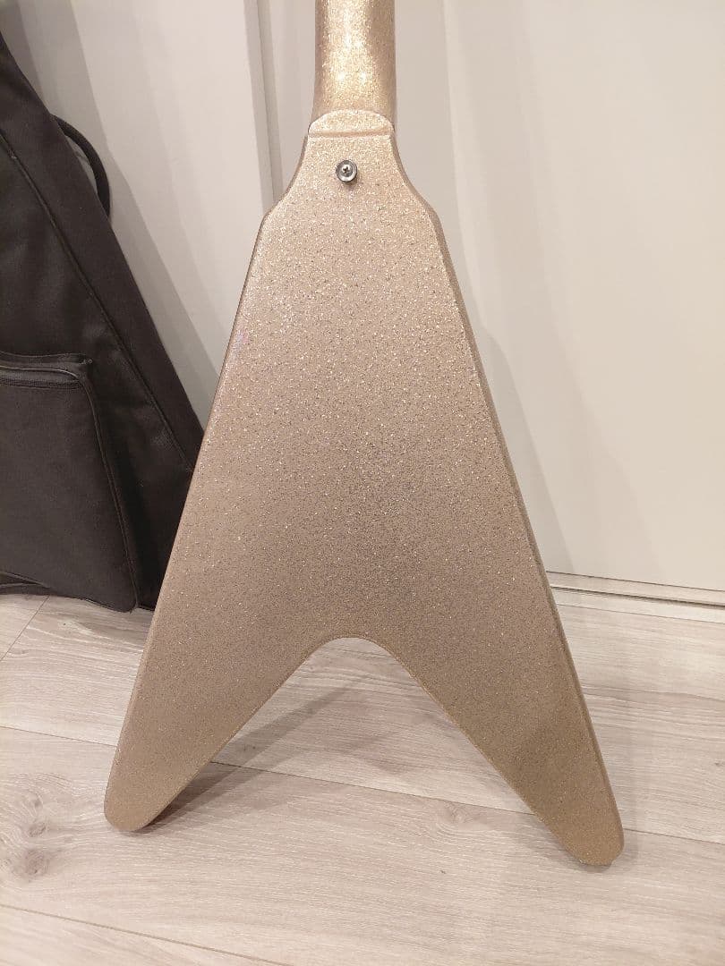 Burny LV-115KK ピンクスパークル ラルク Ken フライングV