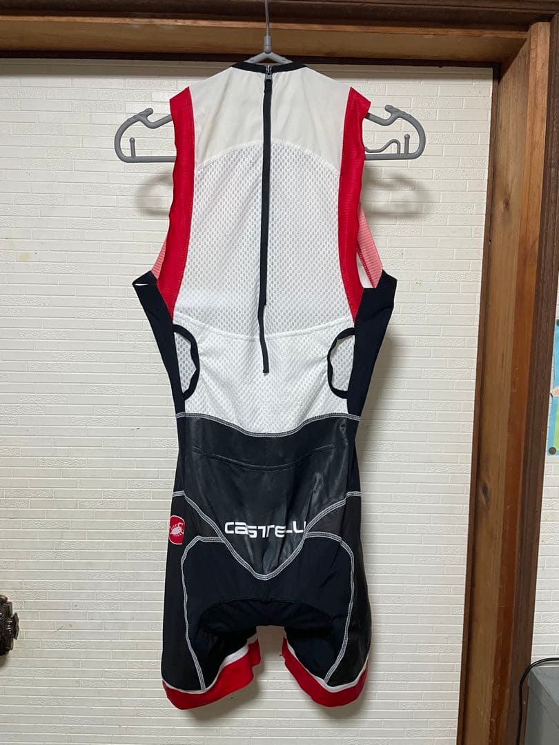 カステリ トライスーツ