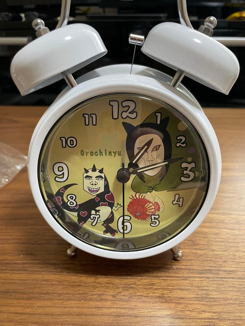 ◎非売品・おろちんゆー目覚まし時計とキャラクターピンバッジセット