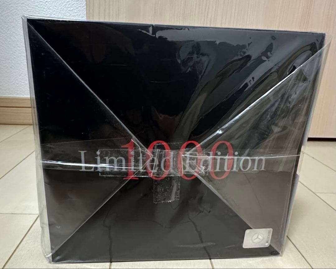 世界1000台限定メルセデスベンツAMGG63 4×4² 1/18新品未開封