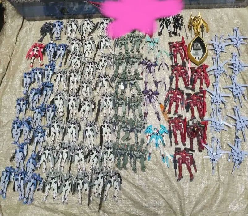 ROBOT魂+ガンプラ等ダブルオー関連80体以上含む★ジンクスシリーズ50体以上