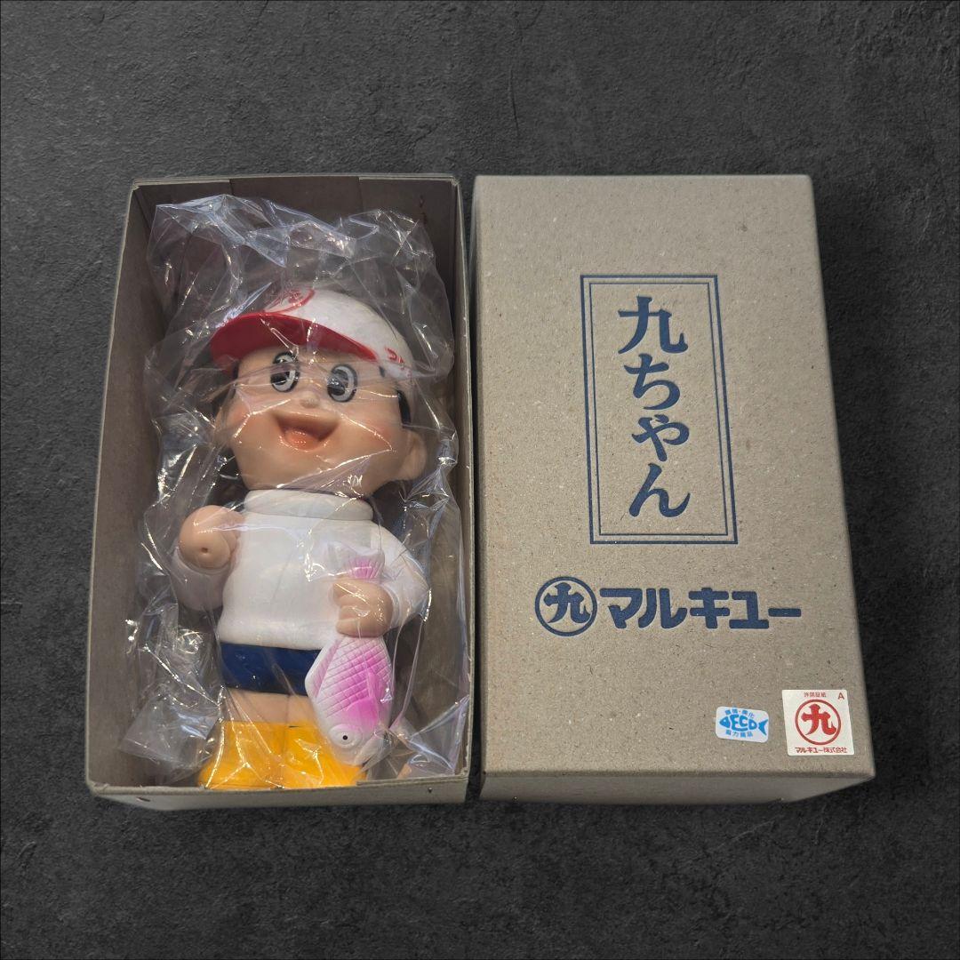 釣りフェス MIROCK TOY ミロクトイ 九ちゃん ソフビ マルキュー