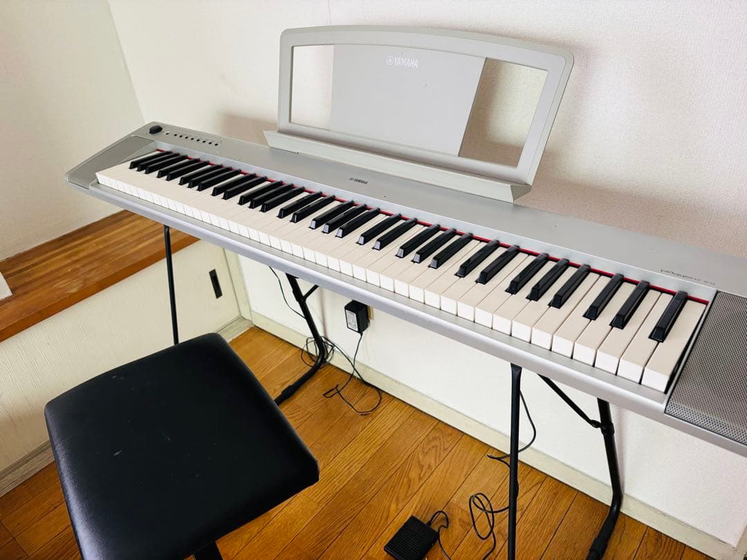 最終価格 ヤマハ電子キーボードpiaggerシルバー NP-31Sフットペダル付