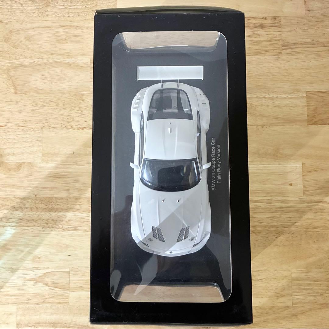 オートアート1:18  Z4 Coupe Race Car プレーンボディ