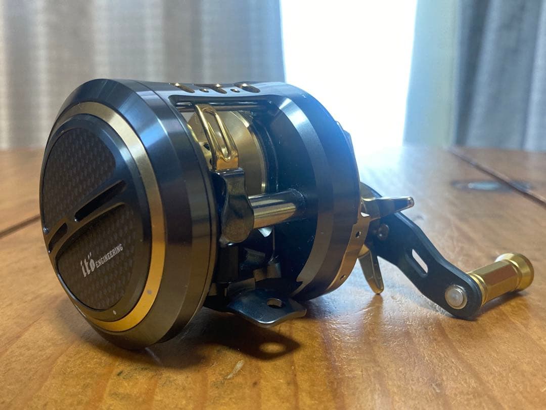 リール MEGABASS MONOBLOCK ITO GAMBLER L
