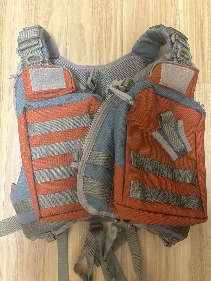 サブロック　V-one VEST コラッタグレー