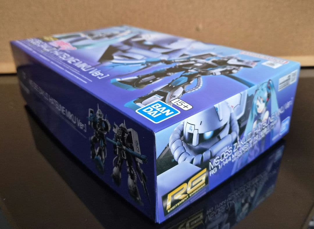 ロボット RG MS-06S ZAKU II (HATSUNE MIKU Ver.)