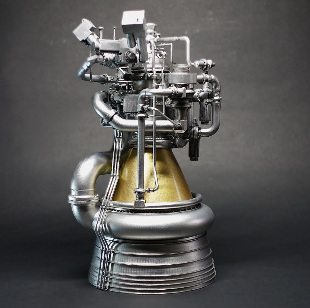 JAXA LE-9 ロケットエンジンモデル完成品