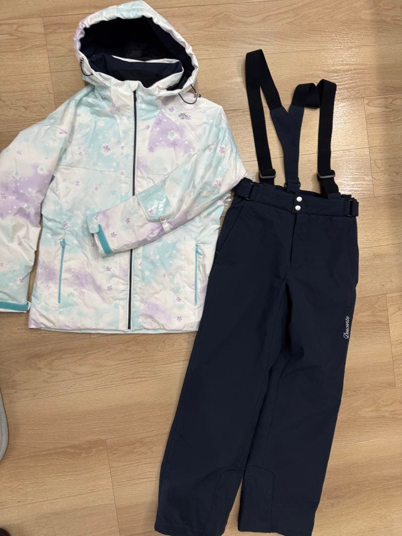 m　美品❗️デサントDESCENTE スキーウェア（女性用）LL