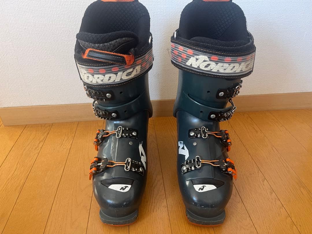 ノルディカ　ストライダー120 スキーブーツ