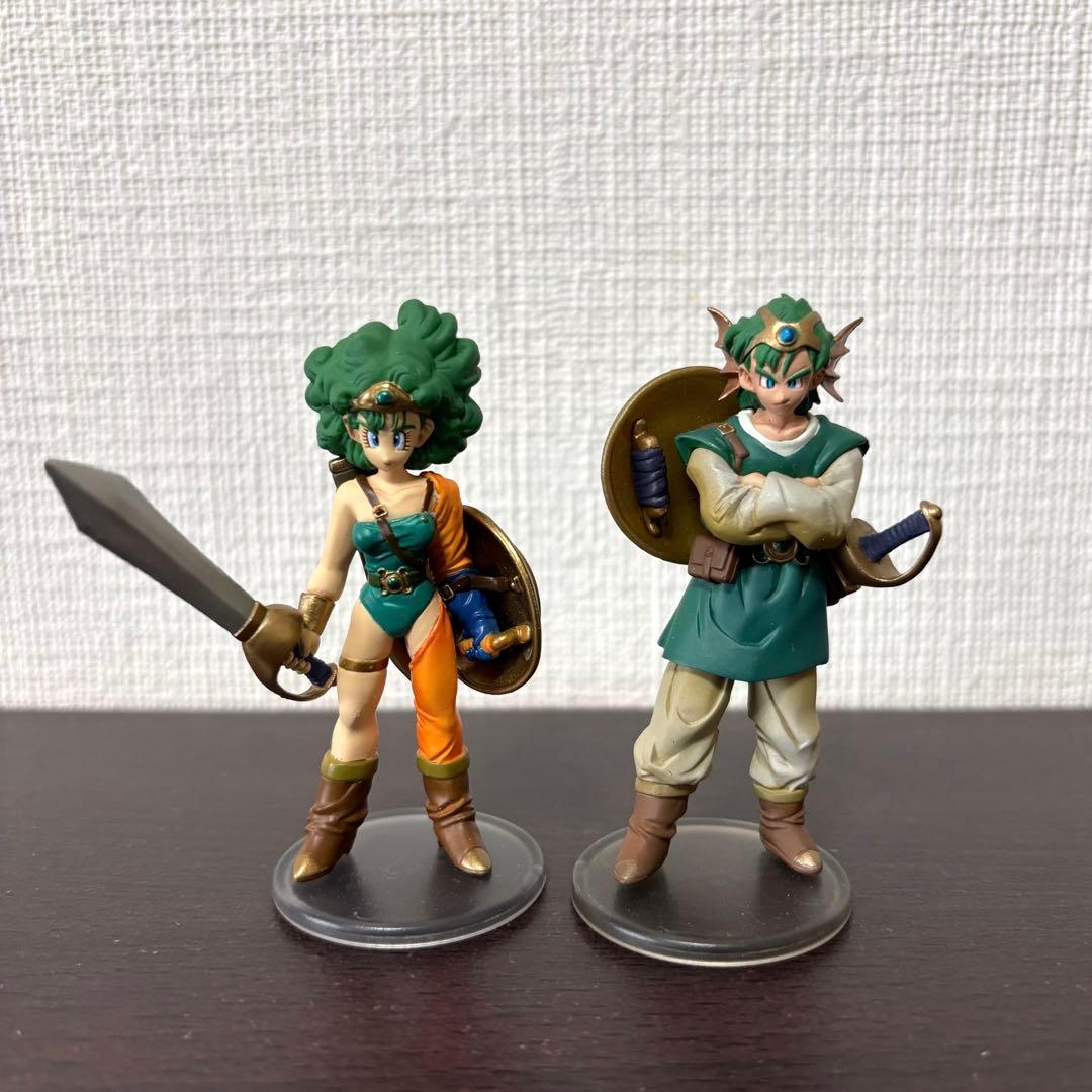 ドラクエ　勇者　男　女　キャラクター　フィギュア　コレクション
