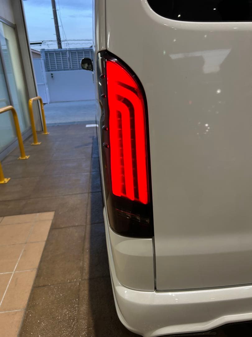 ハイエース200系　MTS✖️バレンティ　テールランプ