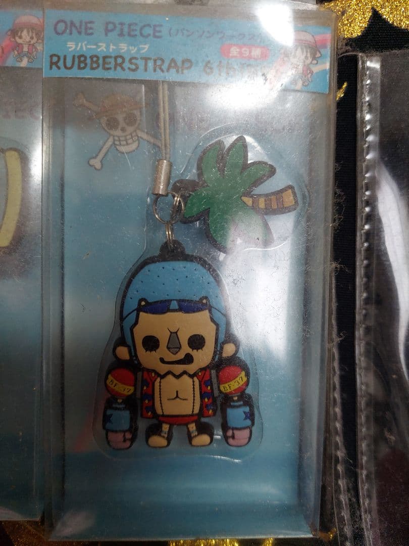 ONE PIECE ラバーストラップ パームツリー付き