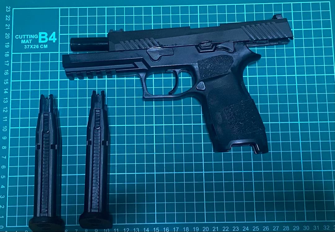 東京マルイP320 エアガン マガジン2本ホルスター
