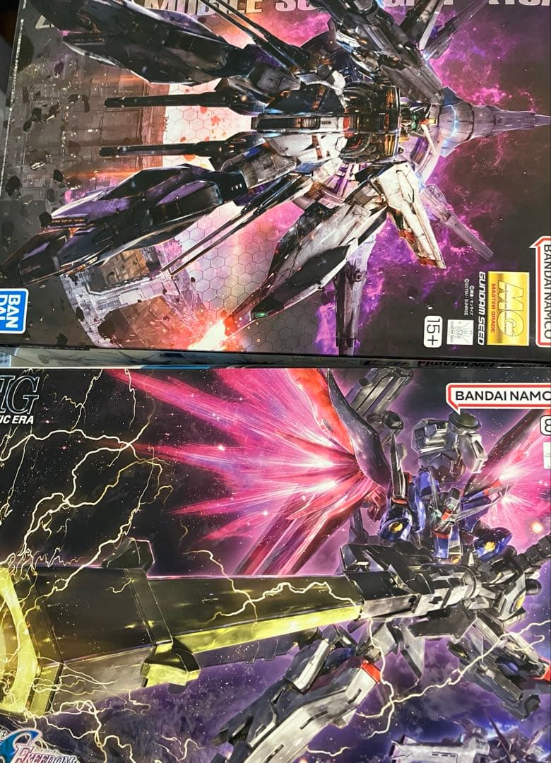 MG プロヴィデンスガンダム、HG デスティニーガンダムⅡ&ゼウスシルエット