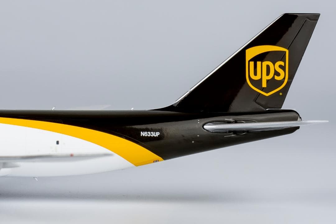 航空機・ヘリコプター UPS 747-8F N633UP 1/400