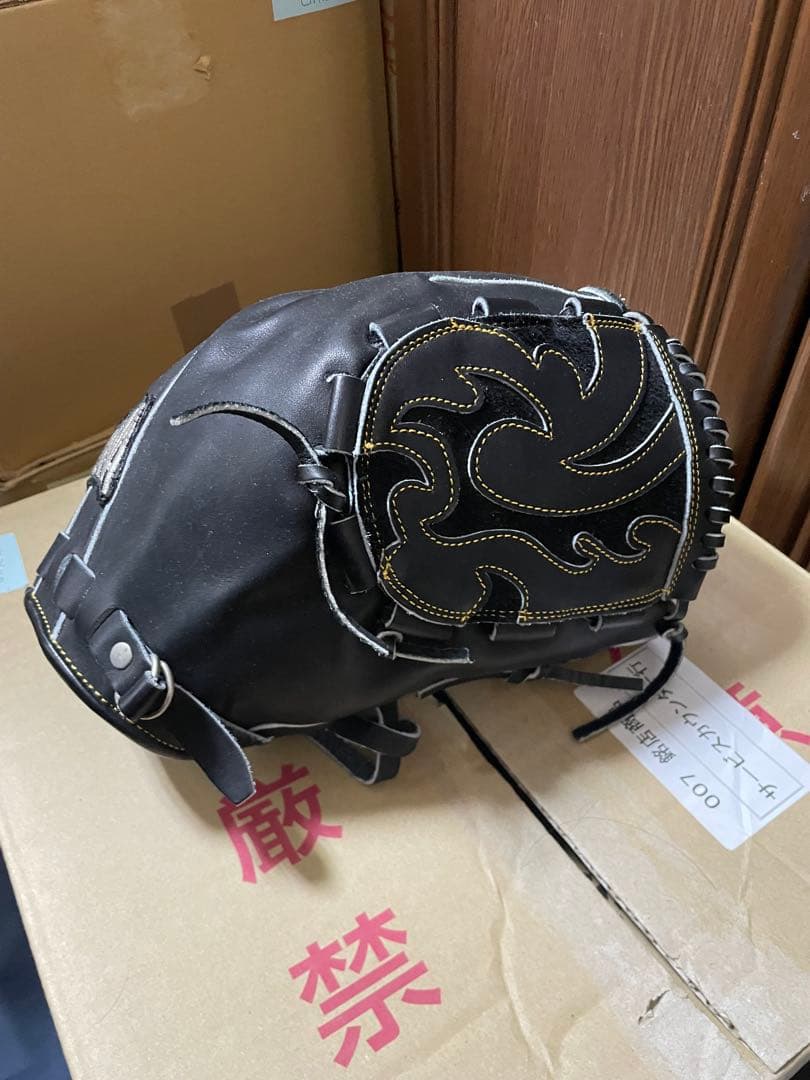 玉澤ノーホール型ピッチャー用グローブ