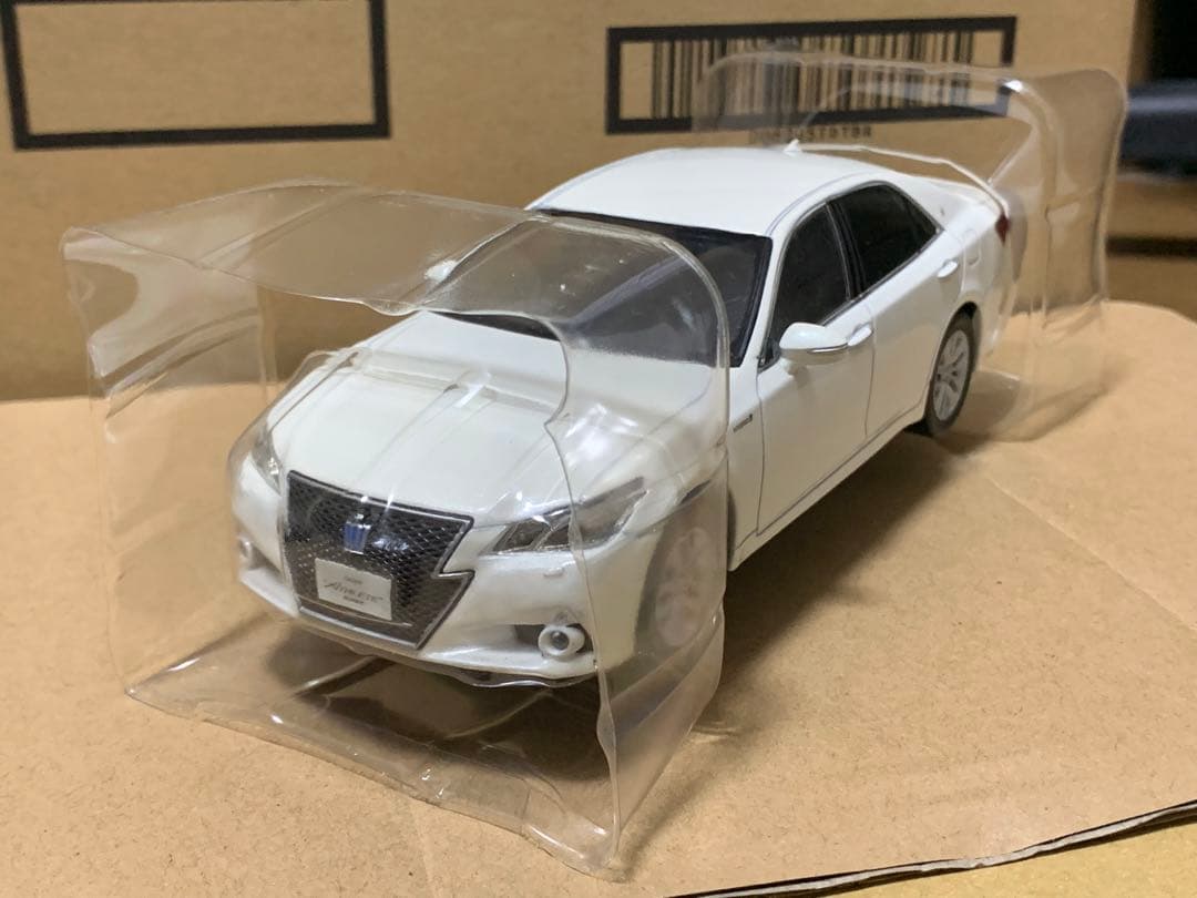 x*a様 クラウンアスリート カラーサンプル