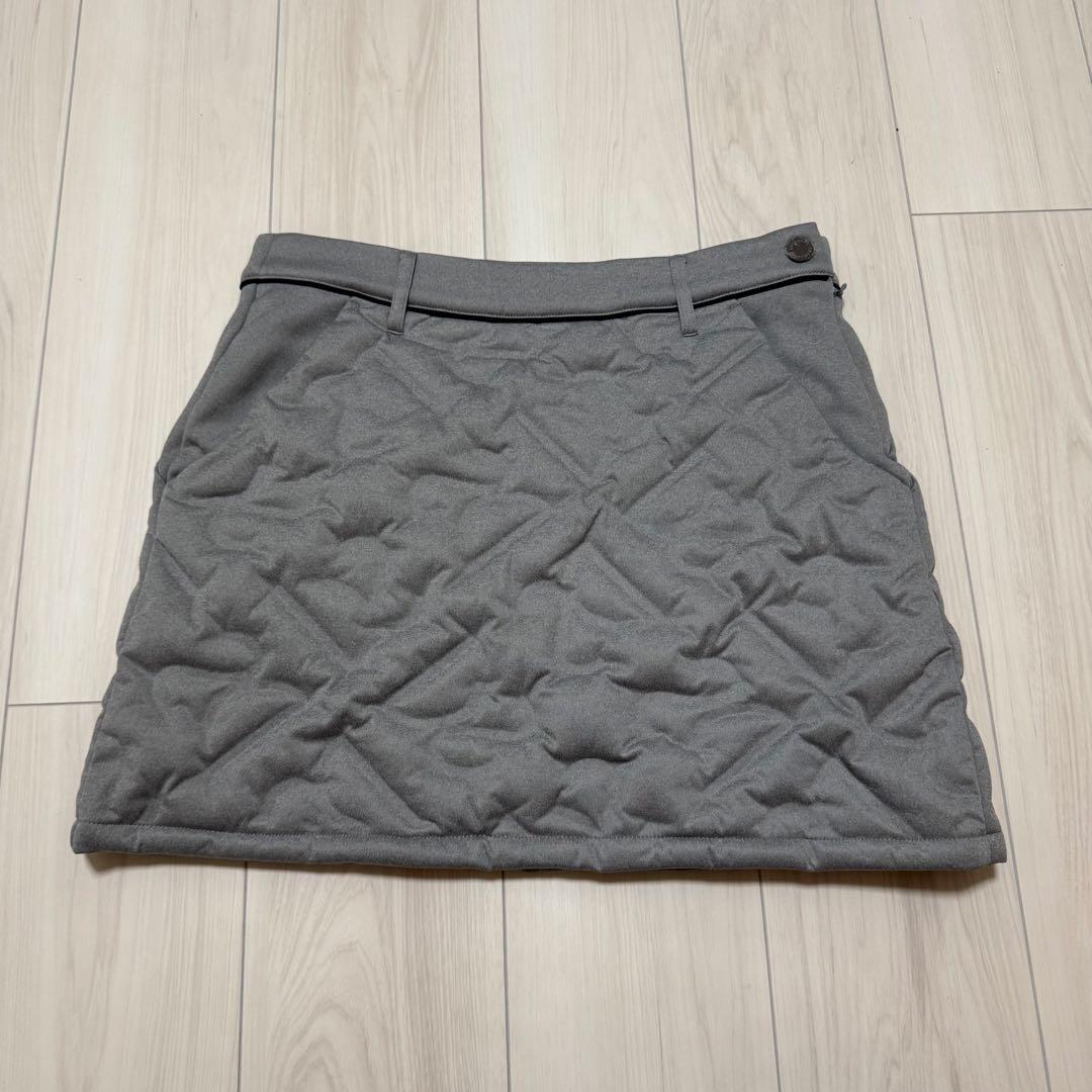 美品 DESCENTE スカート デサントゴルフ 中綿 ダウンスカート グレー