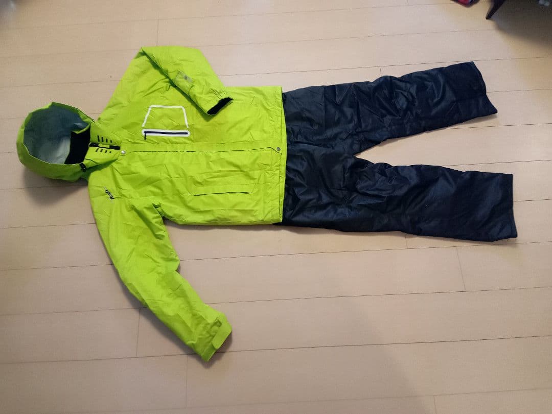ほぼ新品【上下セット】ONYONE　RUSH air スキー スノボー ウェア