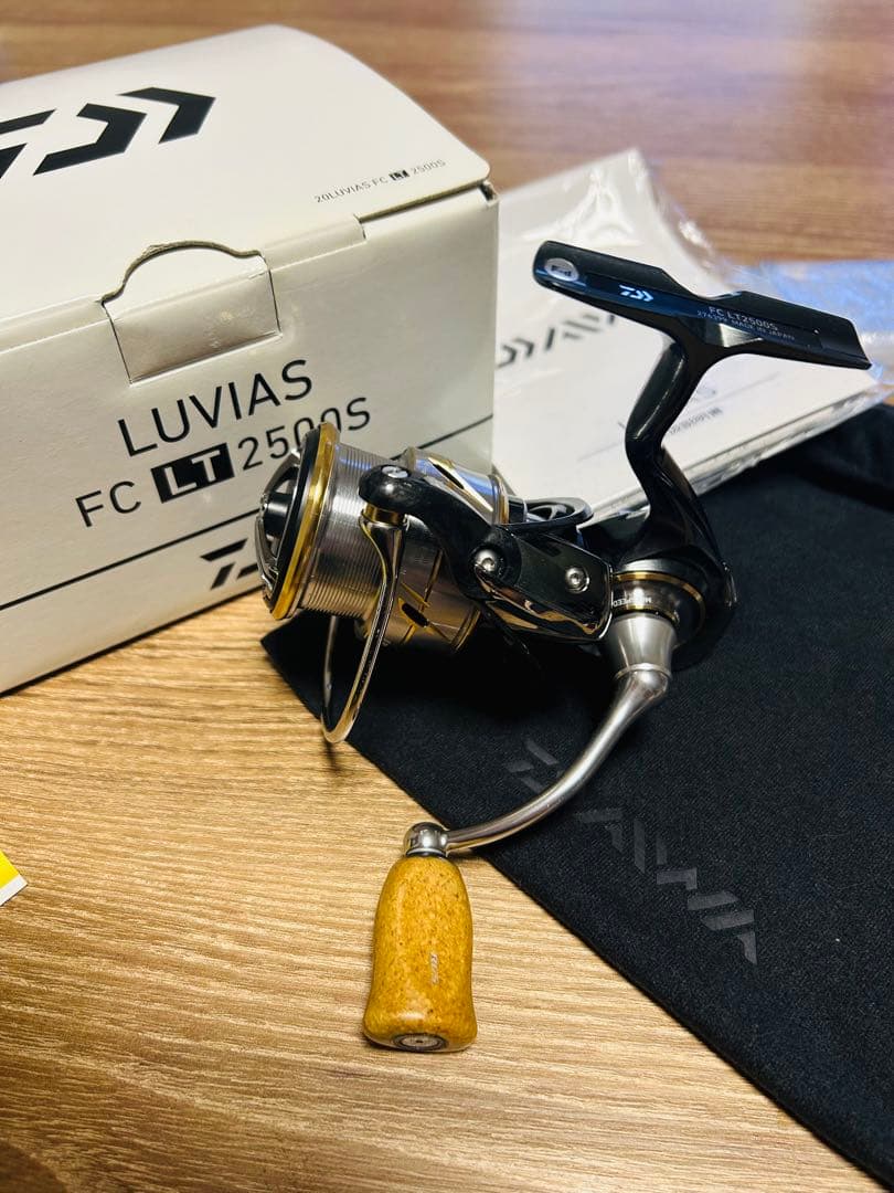 美品 カスタム ダイワ LUVIAS FC LT 2500S ルビアス
