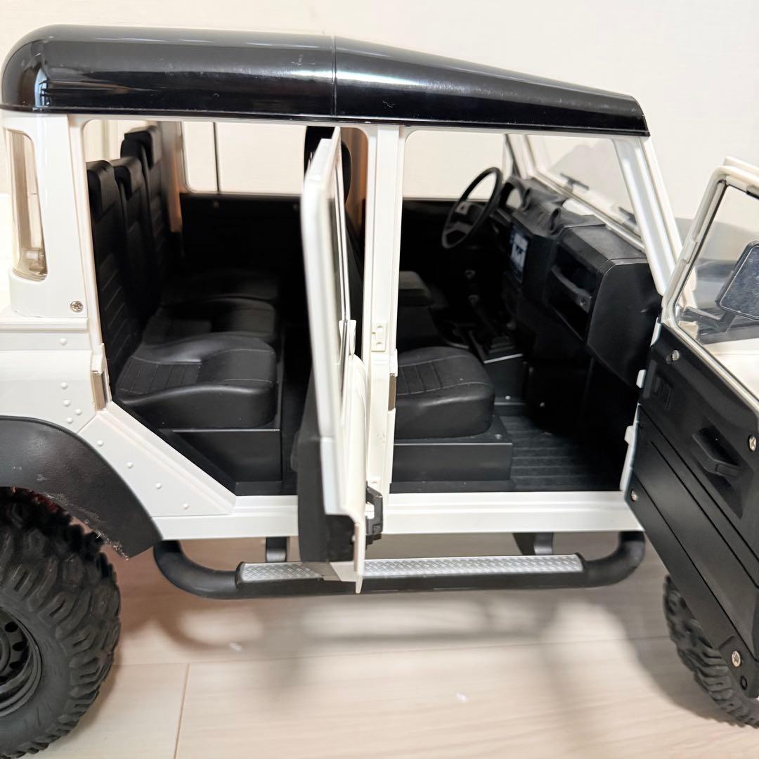 美品　1/8 ランドローバー　ディフェンダー　D110 ピックアップ　ラジコン