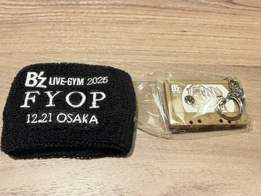 B'z FYOPガチャ ガチャ 12月21日日付入りカセットチャーム