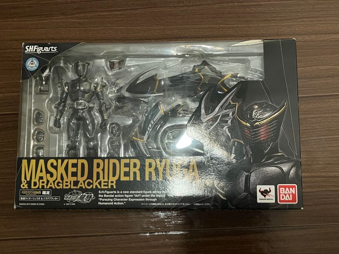 S.H.フィギュアーツ　仮面ライダーリュウガ