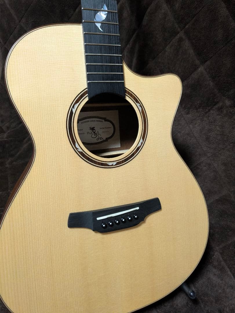 Naga Guitars　G-08OOC