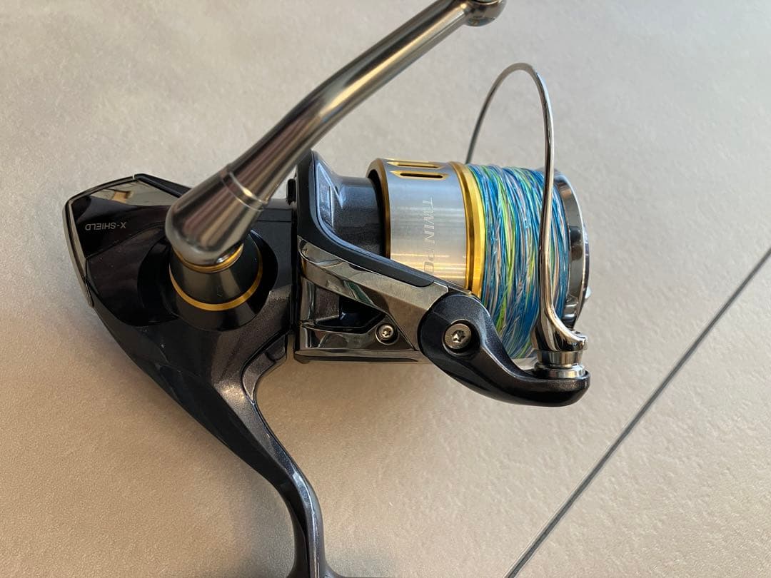 美品 ツインパワー SW6000HG TWINPOWER ジギング 1回のみ使用