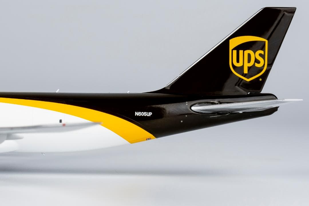 航空機・ヘリコプター UPS 747-8F N605UP 1/400
