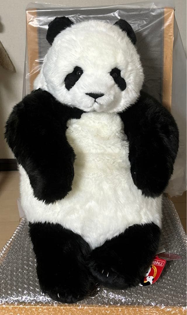 【タグ付き新品】上野動物園　パンダ　抱っこパンダ　ぬいぐるみ