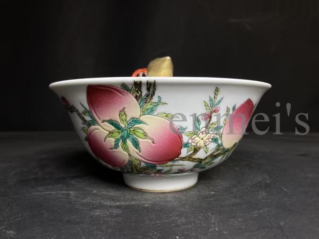 中国古美術・粉彩桃の花蓋碗・広口の茶碗・純手描き・茶道具・陶磁器・文房具・置物