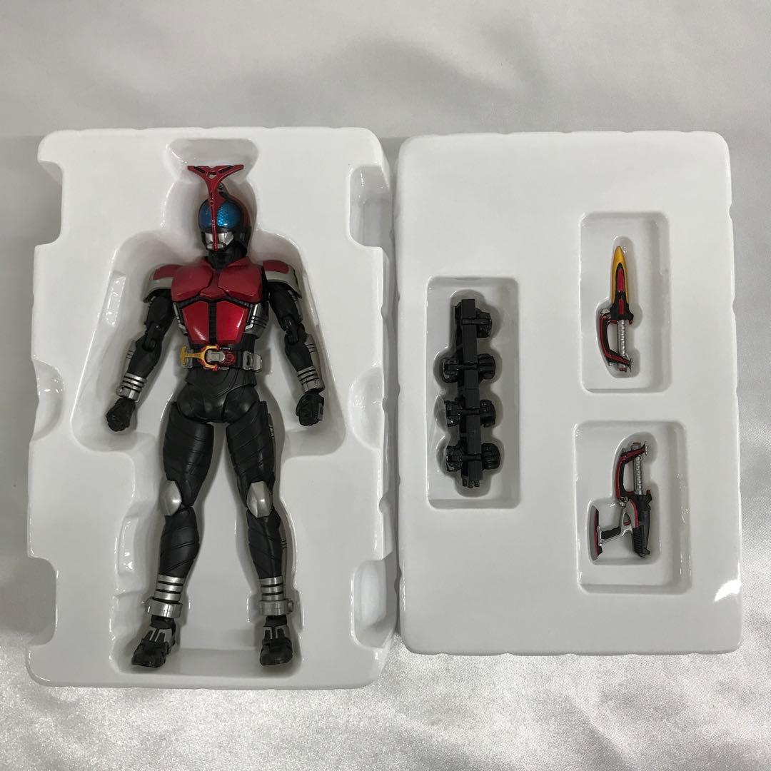 S.H.Figuarts(真骨彫製法) 仮面ライダーカブト ライダーフォーム