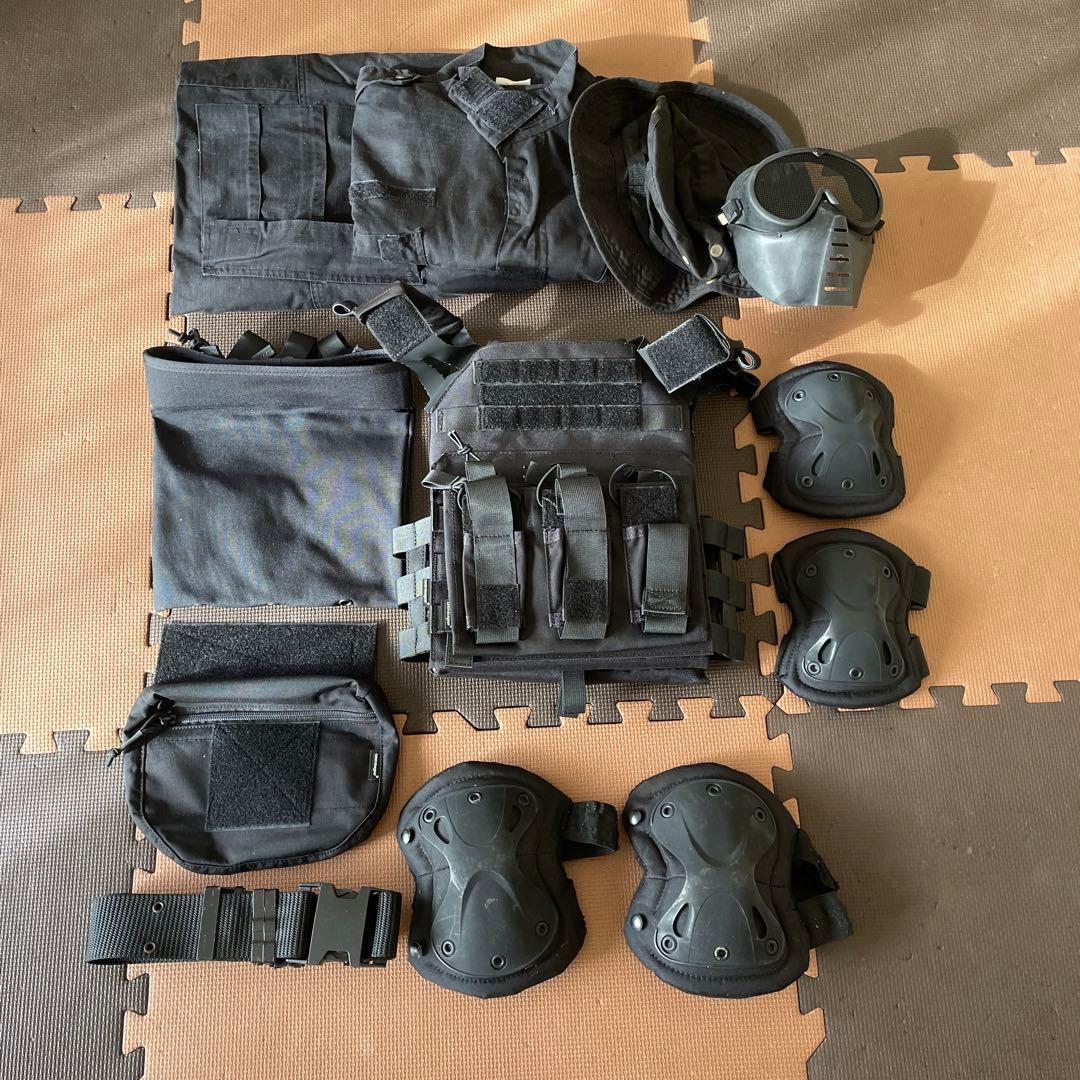 戦闘服とプロテクターセット 黒