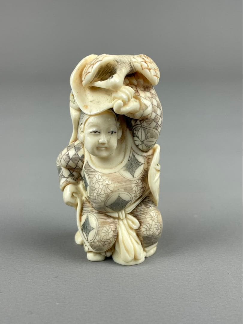 時代根付 極上細密彫り白材 マンモス牙製 作家物 中国美術 天然素材 在銘 美子
