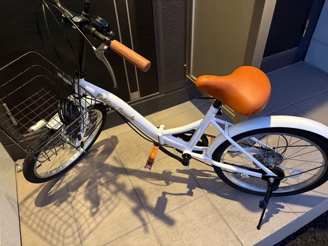 ホワイト折りたたみ自転車 シマノ6段変速