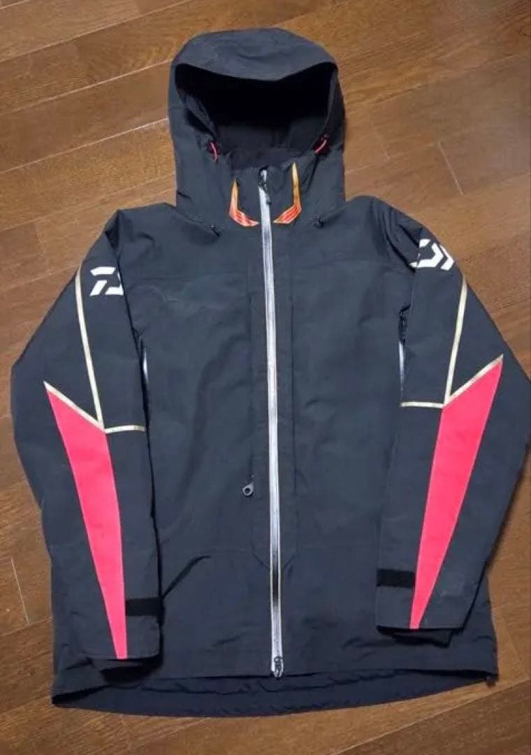 USED ダイワ 防寒着　磯釣りDAIWAフィッシングスーツ(上下セット)