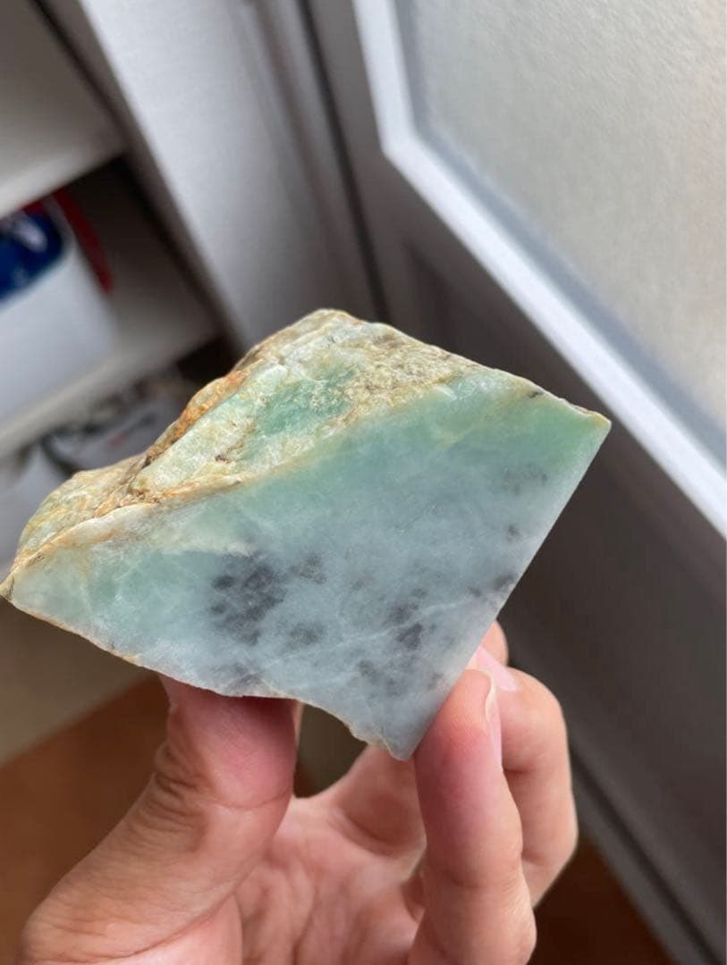 【国産鉱物】糸魚川翡翠　青海の山翡翠