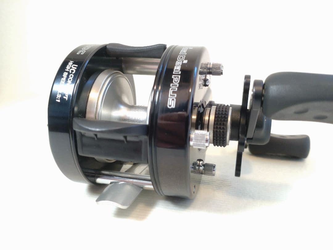 リール Abu Garcia UC 4600C Real2 Deal2 Plus