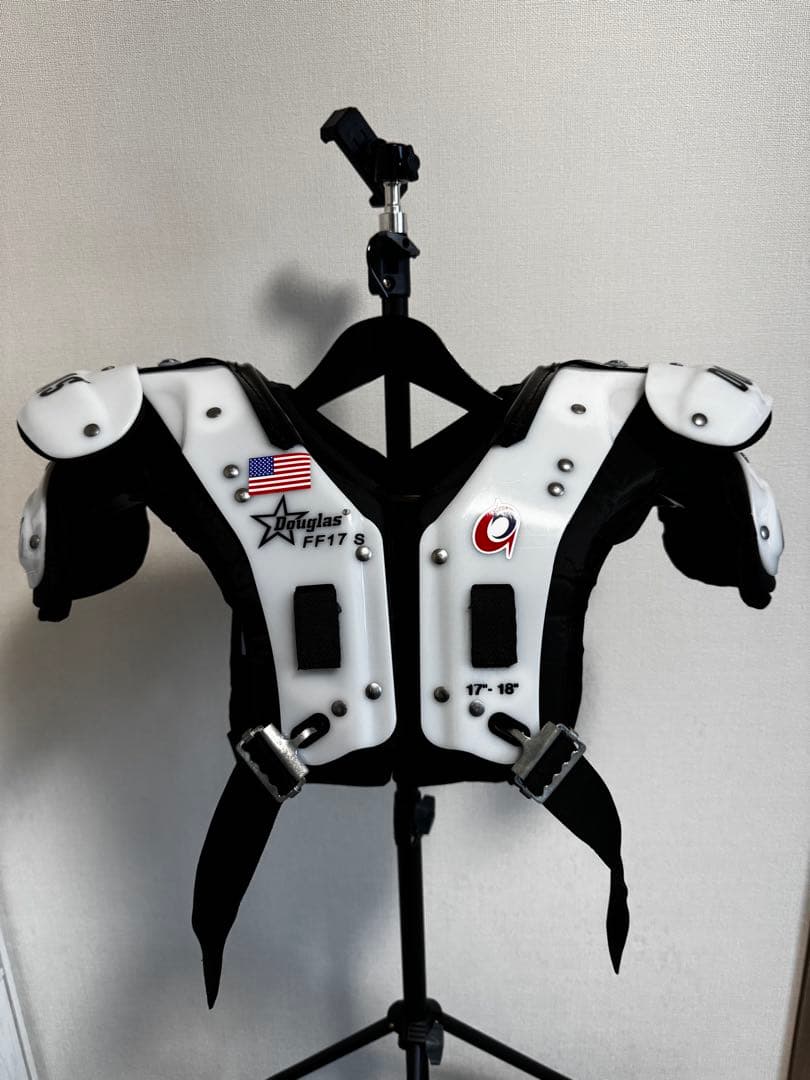 【新品】Douglas FF17 アメフト ショルダーパッド Sサイズ
