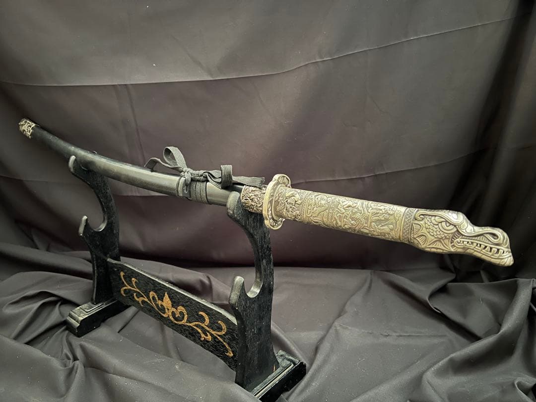 軍刀 龍頭模様銀柄　日本刀 模造刀 居合刀 武士道 鑑賞用 全長約101cm