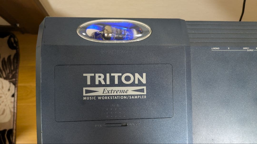 最終価格 KORG TRITON Extreme 76 +ケース&ペダル付