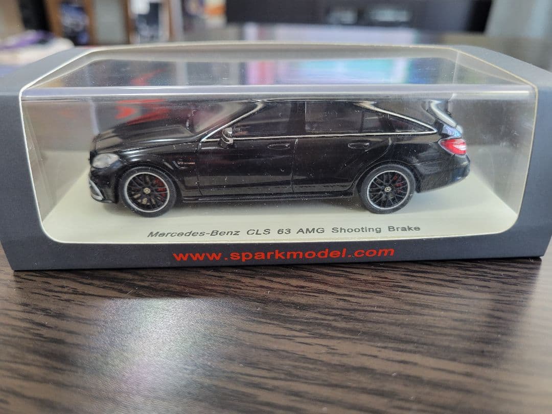 M-Benz CLS 63 AMG Shooting Brake ミニカー