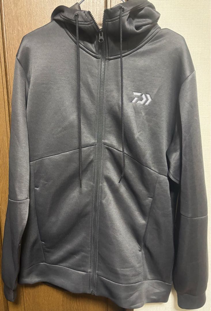 サ*グ様 Daiwa フード付きパーカー XL 超美品！